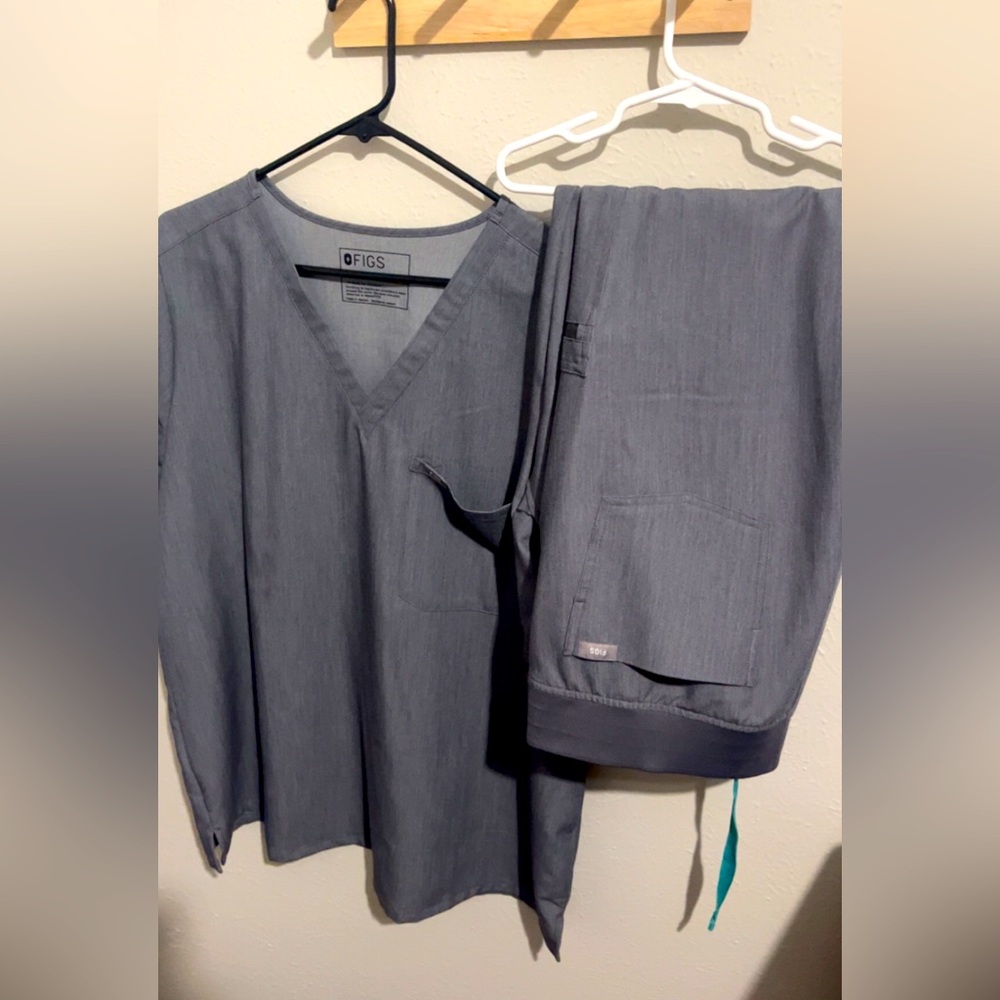 Figs scrubs
